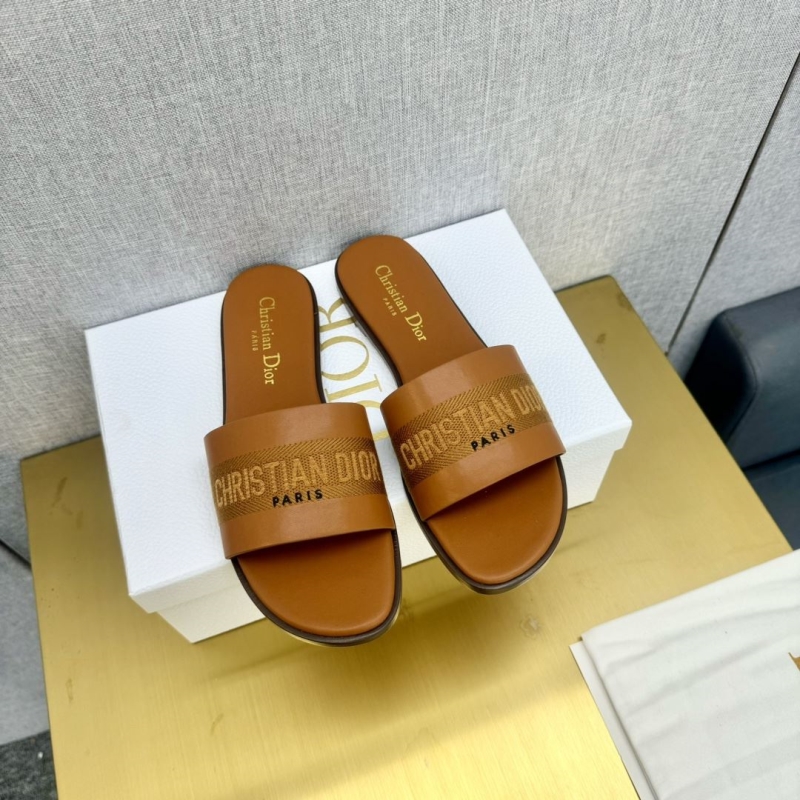 ch**an D*or slippers